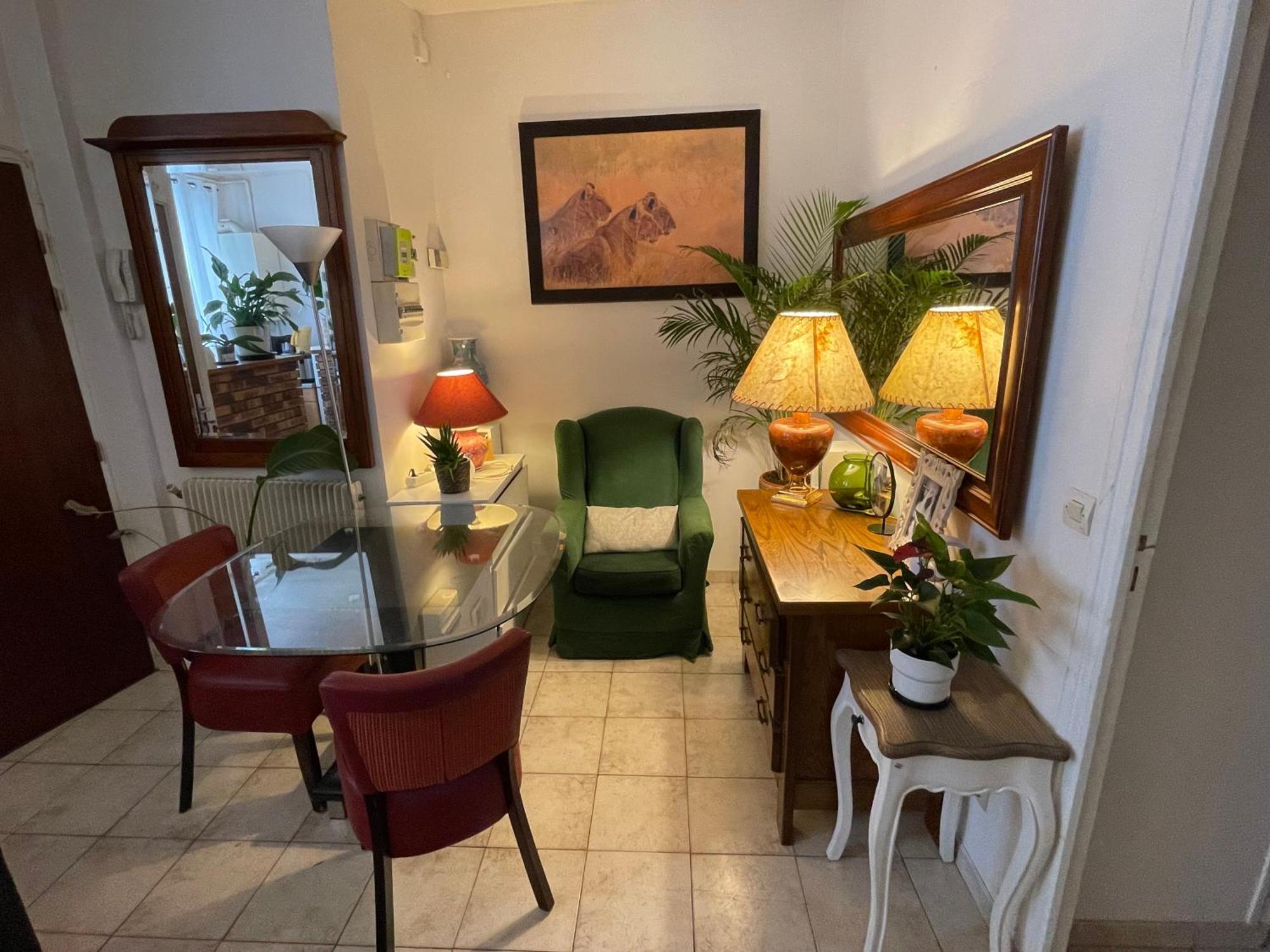 10eme Arrondissement Apartment *